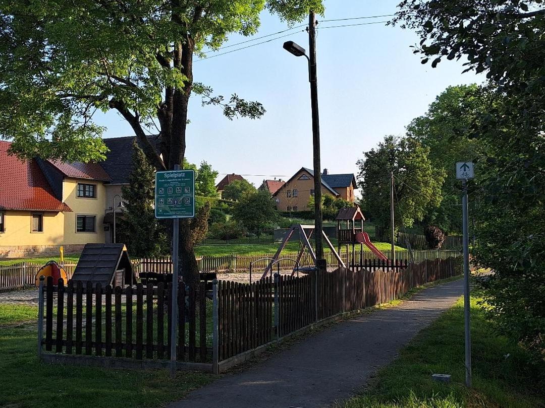 Ferienhaus Herztor Bad Bibra Экстерьер фото